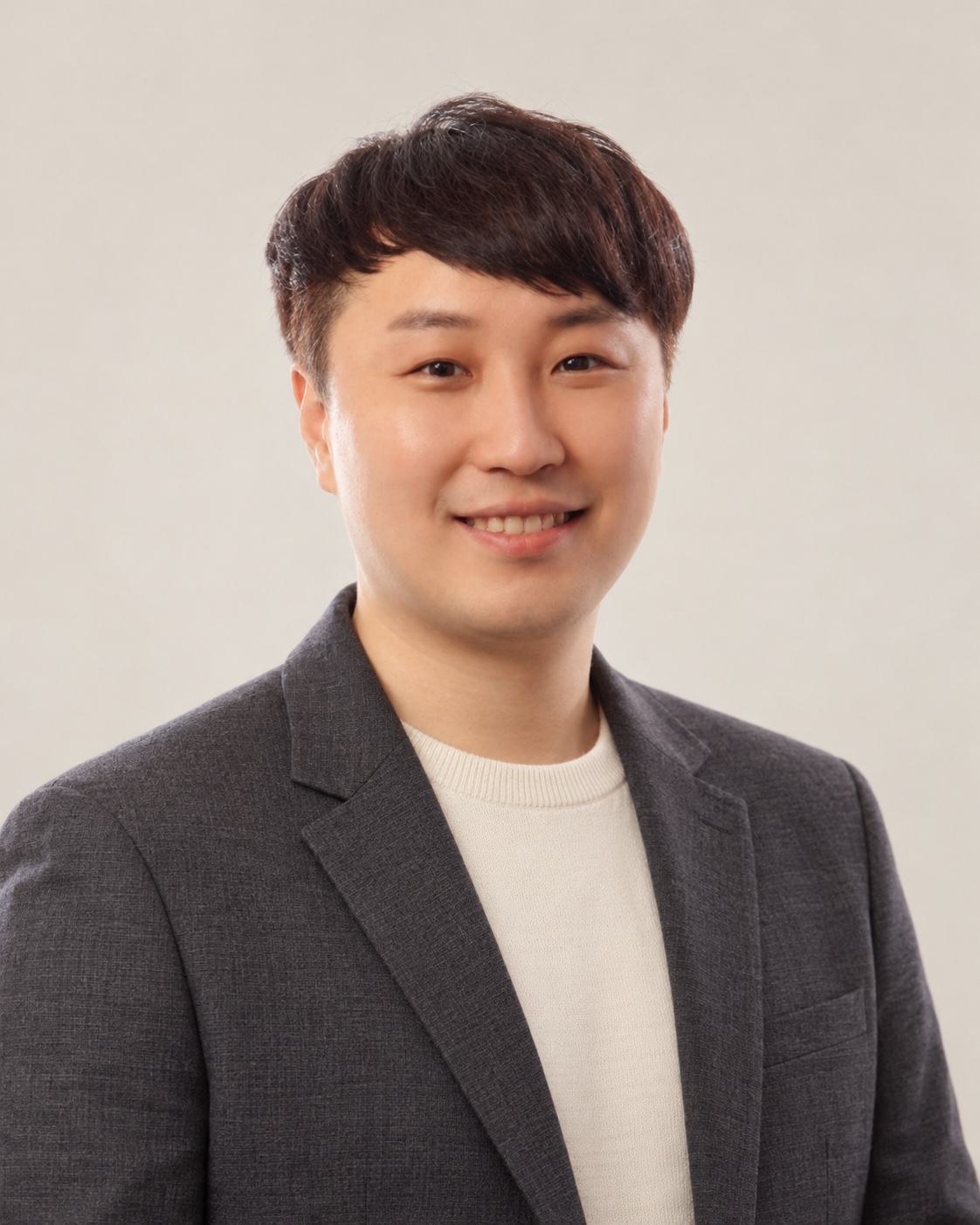 황철하 상담사 원본 사진 기반 AI 스튜디오 프로필